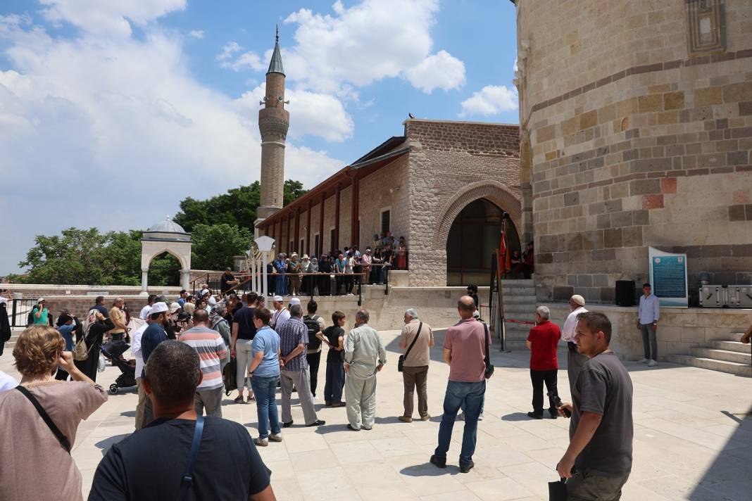 Konya'da her Cuma yapılıyor: Vatandaş yoğun ilgiyle izliyor! 5